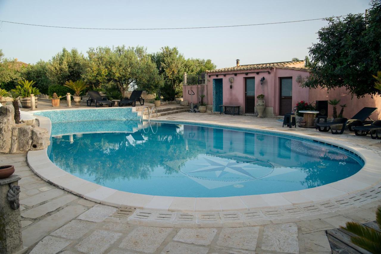 Dependance In Villa Con Piscina Ragusa Kültér fotó