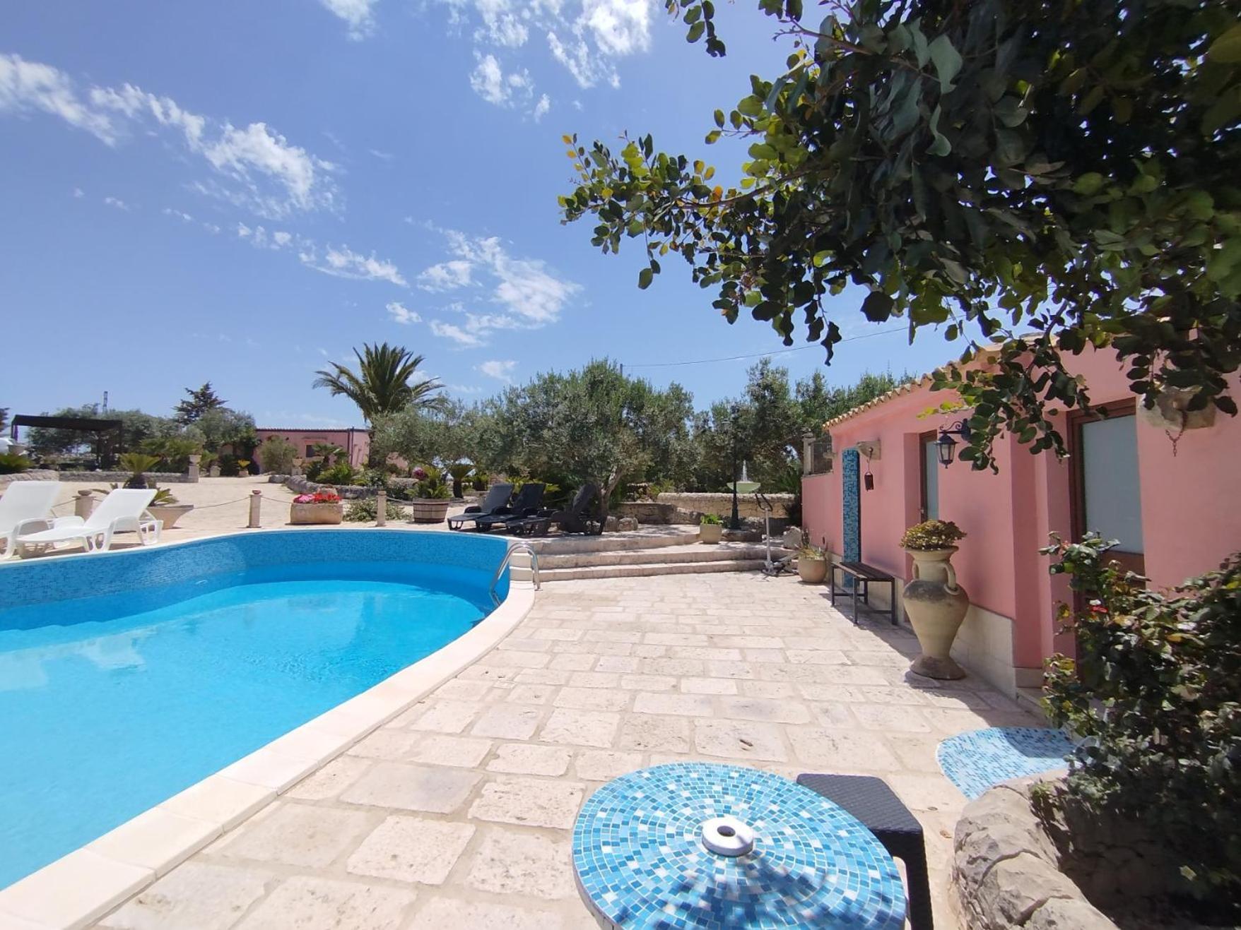 Dependance In Villa Con Piscina Ragusa Kültér fotó